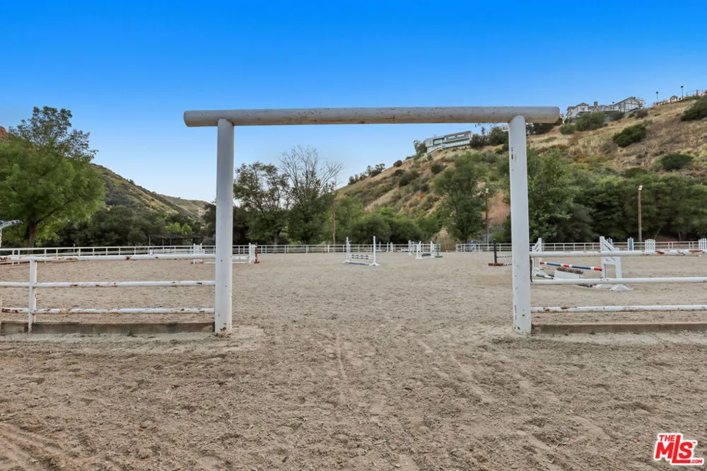 53 Saddlebow Road Bell Canyon, CA 91307