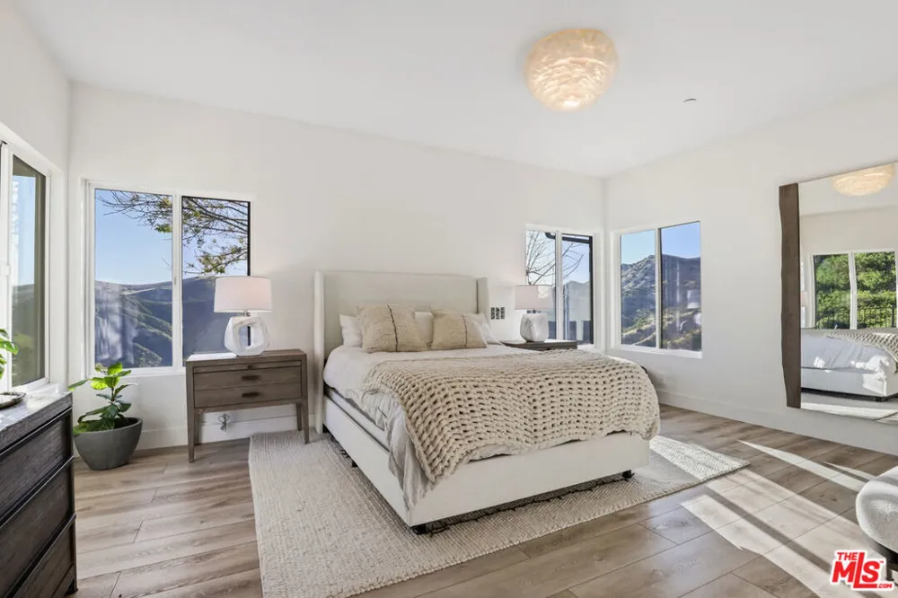 53 Saddlebow Road Bell Canyon, CA 91307