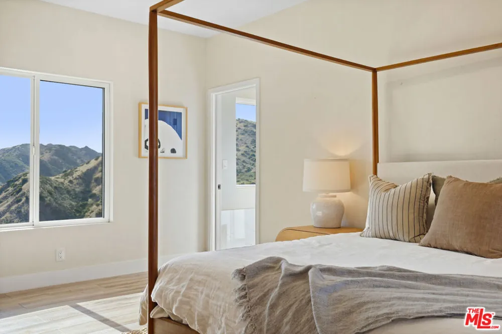 53 Saddlebow Road Bell Canyon, CA 91307