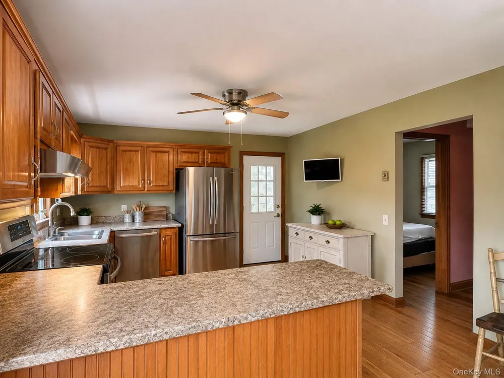 6 Roberts Lane East Moriches, NY 11940