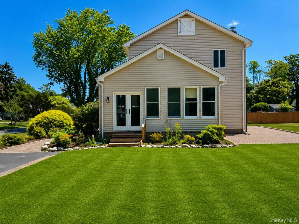 6 Roberts Lane East Moriches, NY 11940