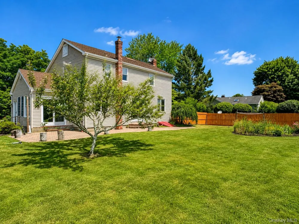 6 Roberts Lane East Moriches, NY 11940