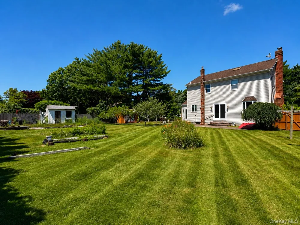 6 Roberts Lane East Moriches, NY 11940