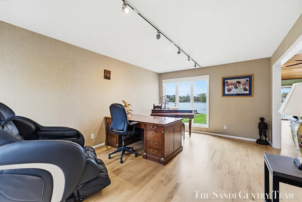15780 Prospect Point Drive Spring Lake, MI 49456