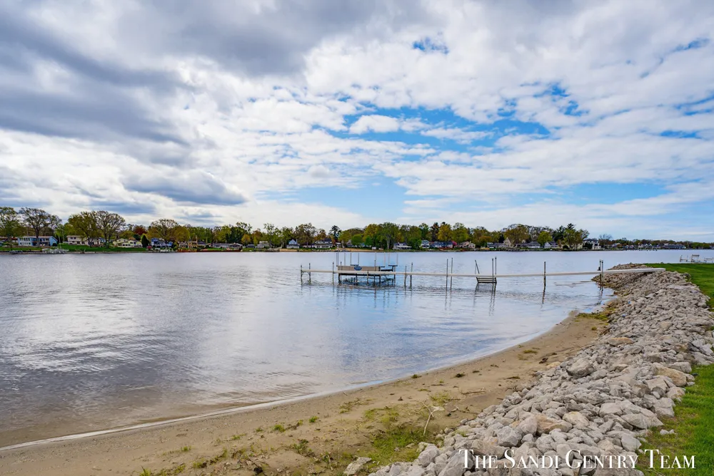 15780 Prospect Point Drive Spring Lake, MI 49456