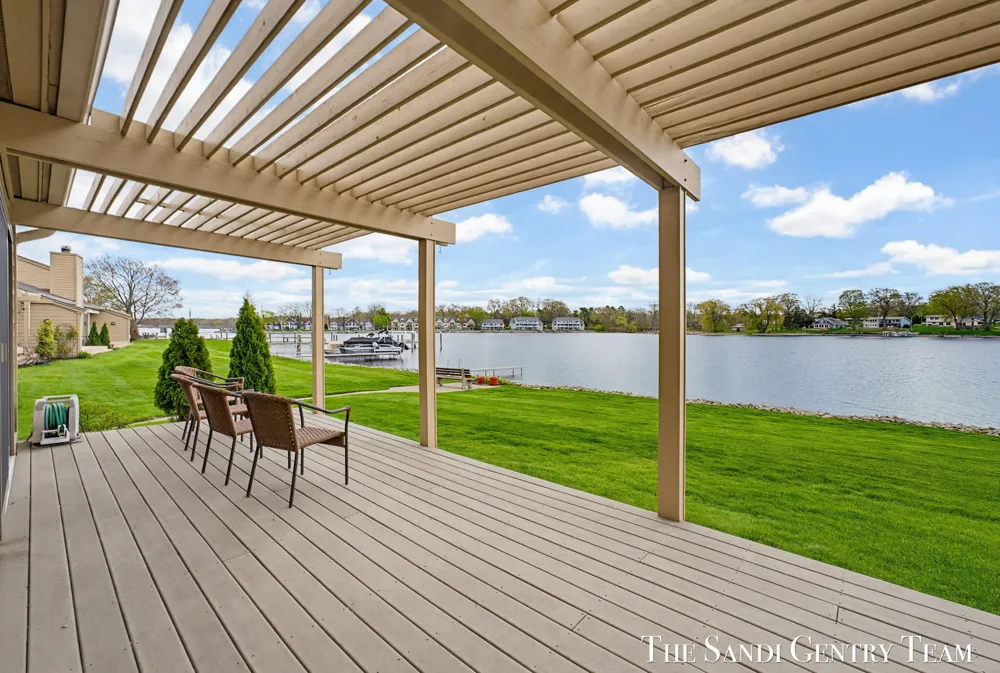 15780 Prospect Point Drive Spring Lake, MI 49456