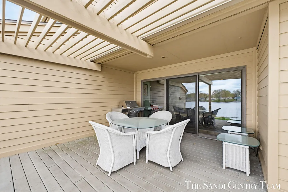 15780 Prospect Point Drive Spring Lake, MI 49456