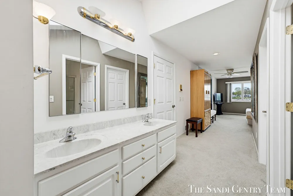 15780 Prospect Point Drive Spring Lake, MI 49456