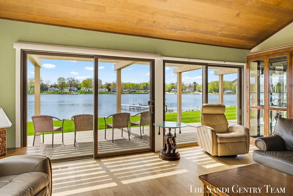 15780 Prospect Point Drive Spring Lake, MI 49456