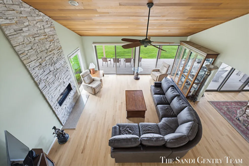 15780 Prospect Point Drive Spring Lake, MI 49456