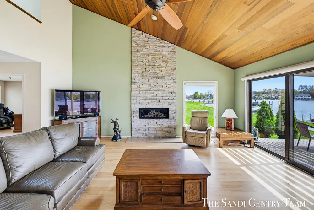 15780 Prospect Point Drive Spring Lake, MI 49456
