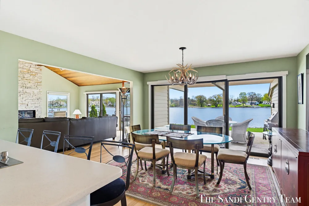 15780 Prospect Point Drive Spring Lake, MI 49456