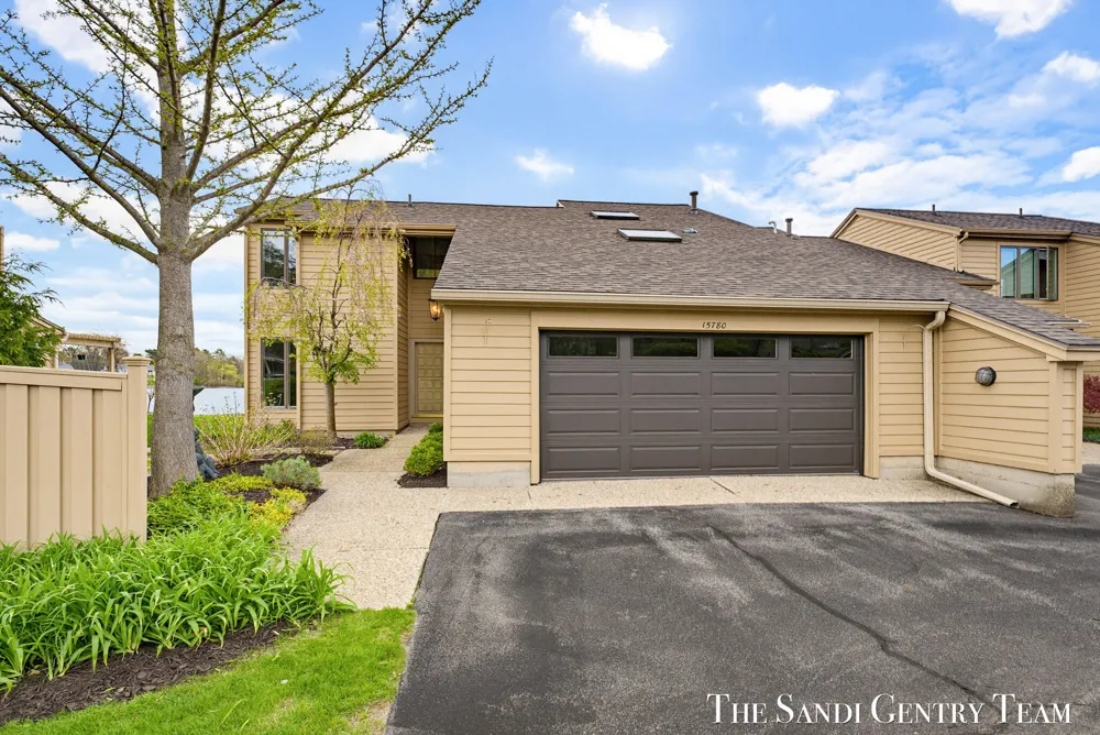15780 Prospect Point Drive Spring Lake, MI 49456