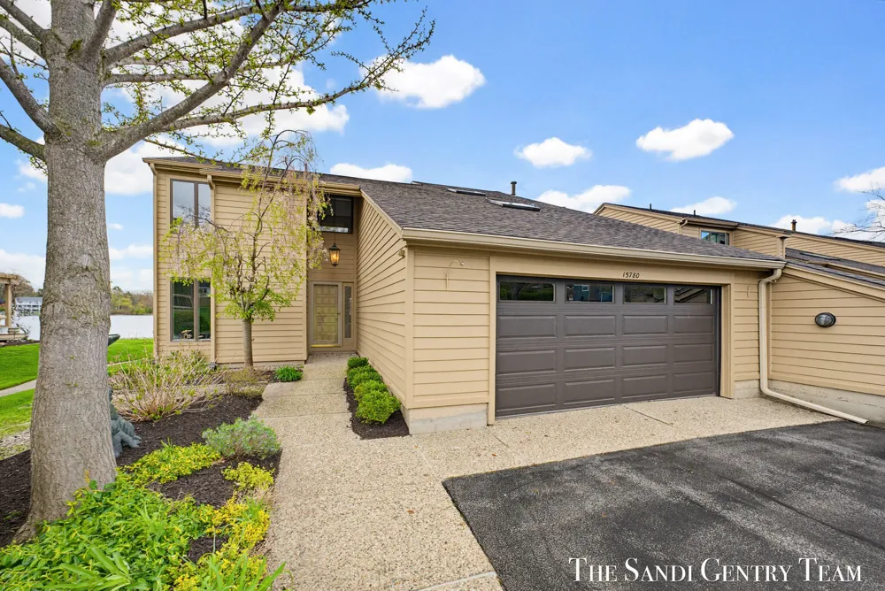 15780 Prospect Point Drive Spring Lake, MI 49456