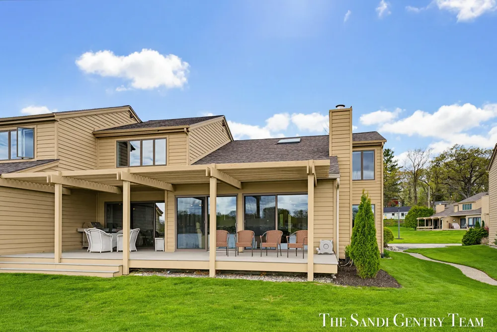 15780 Prospect Point Drive Spring Lake, MI 49456