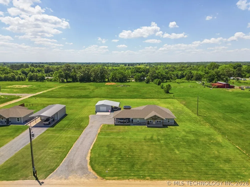 5125 S Holley Road Atoka, OK 74525