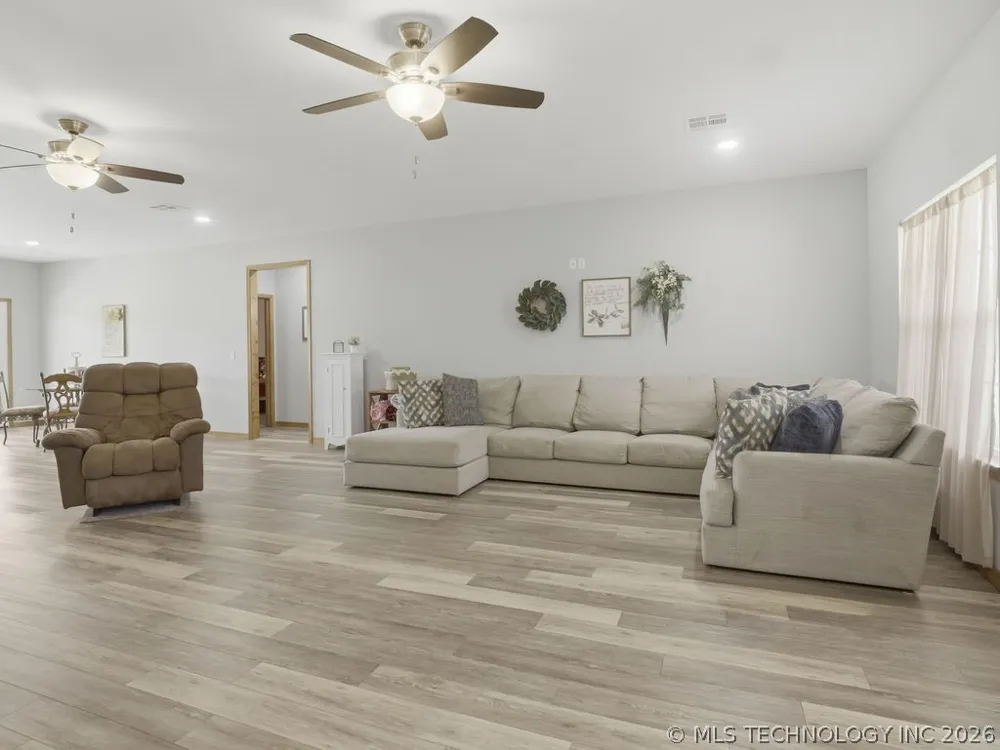 5125 S Holley Road Atoka, OK 74525