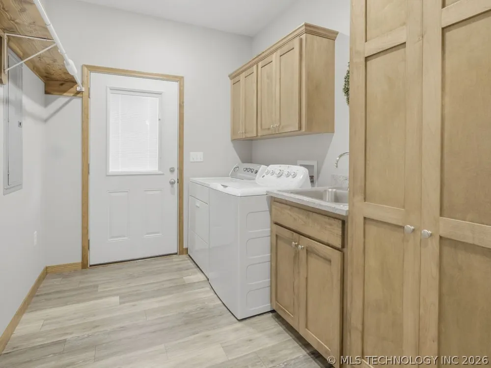 5125 S Holley Road Atoka, OK 74525