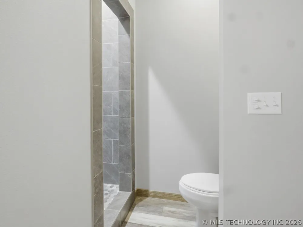 5125 S Holley Road Atoka, OK 74525