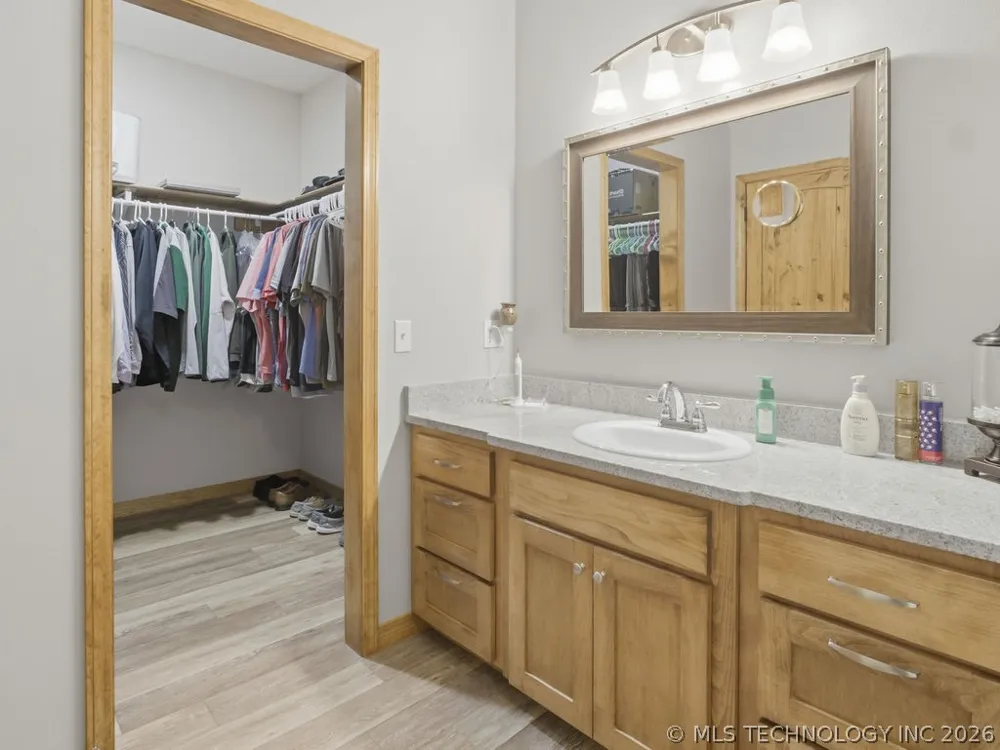 5125 S Holley Road Atoka, OK 74525