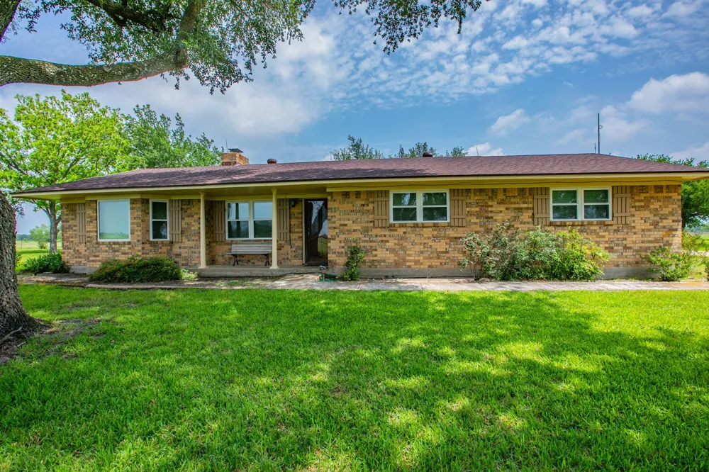 3053 Hobby Creek Road Burlington, TX 76519