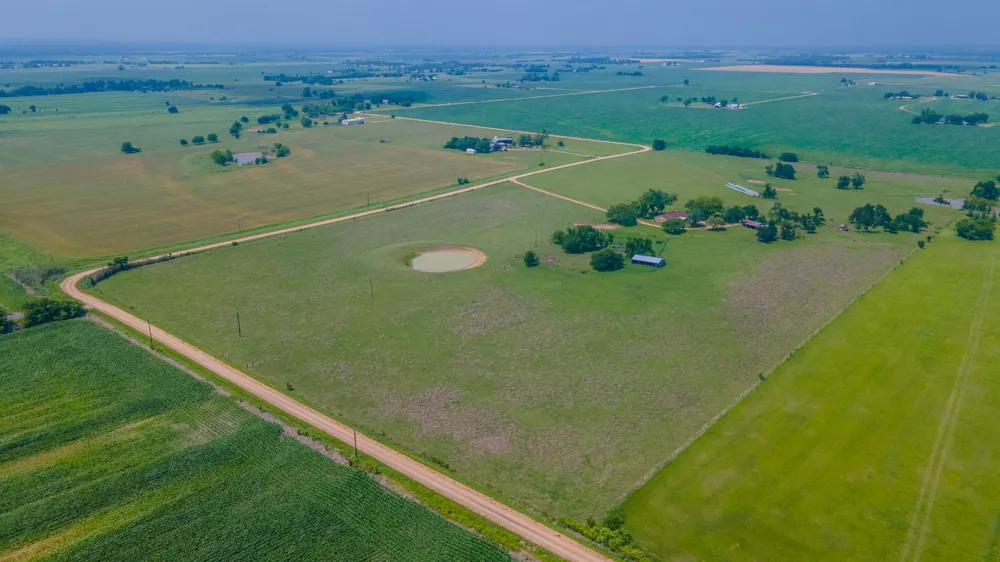 3053 Hobby Creek Road Burlington, TX 76519