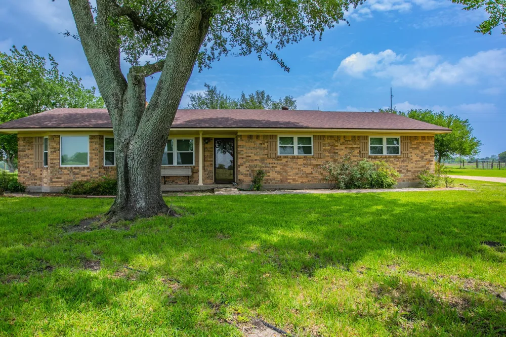 3053 Hobby Creek Road Burlington, TX 76519