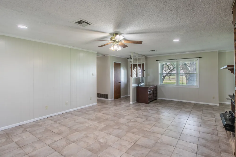 3053 Hobby Creek Road Burlington, TX 76519