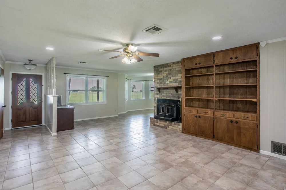 3053 Hobby Creek Road Burlington, TX 76519
