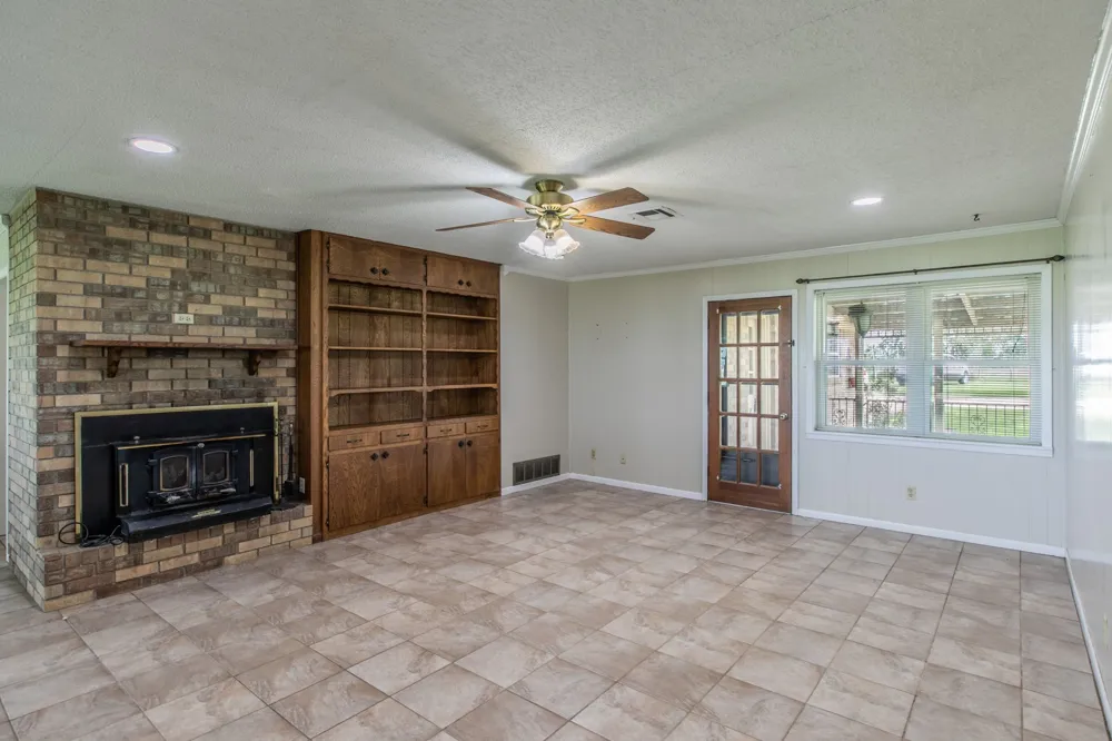 3053 Hobby Creek Road Burlington, TX 76519