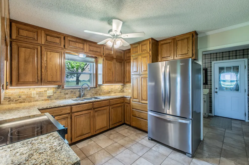 3053 Hobby Creek Road Burlington, TX 76519