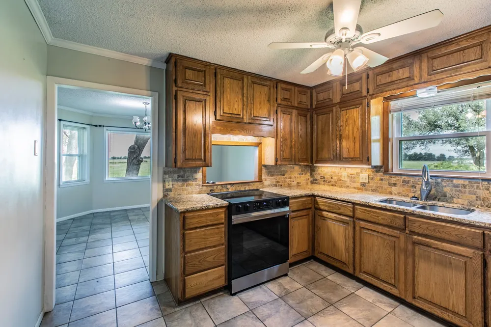 3053 Hobby Creek Road Burlington, TX 76519