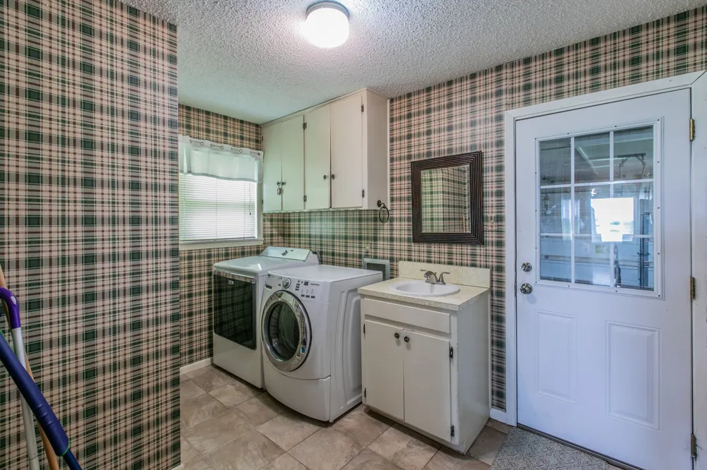 3053 Hobby Creek Road Burlington, TX 76519