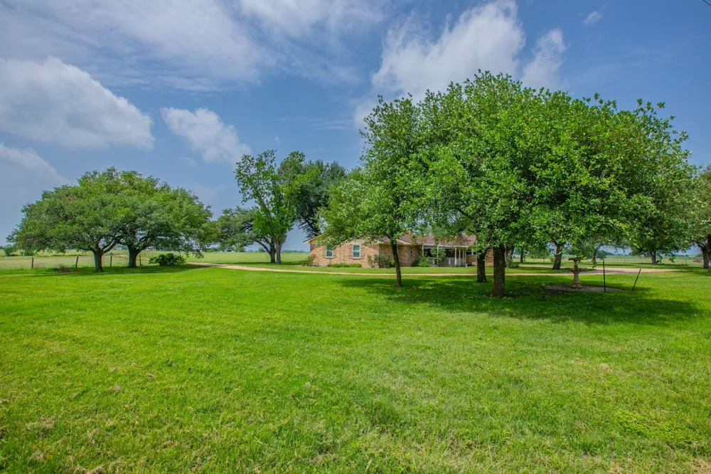3053 Hobby Creek Road Burlington, TX 76519