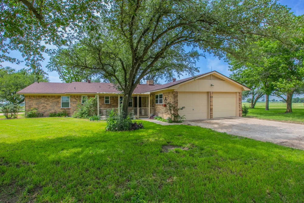 3053 Hobby Creek Road Burlington, TX 76519