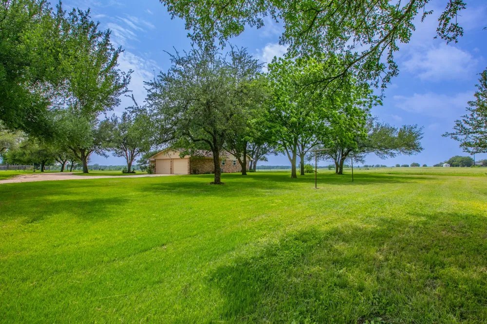 3053 Hobby Creek Road Burlington, TX 76519