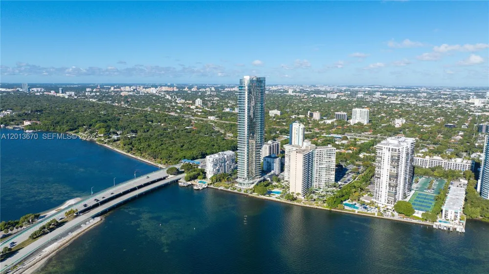 175 SE 25th Rd #4202 Miami, FL 33129