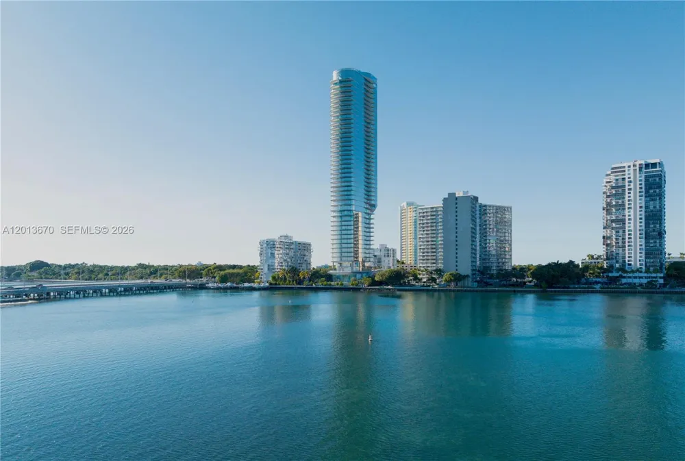 175 SE 25th Rd #4202 Miami, FL 33129