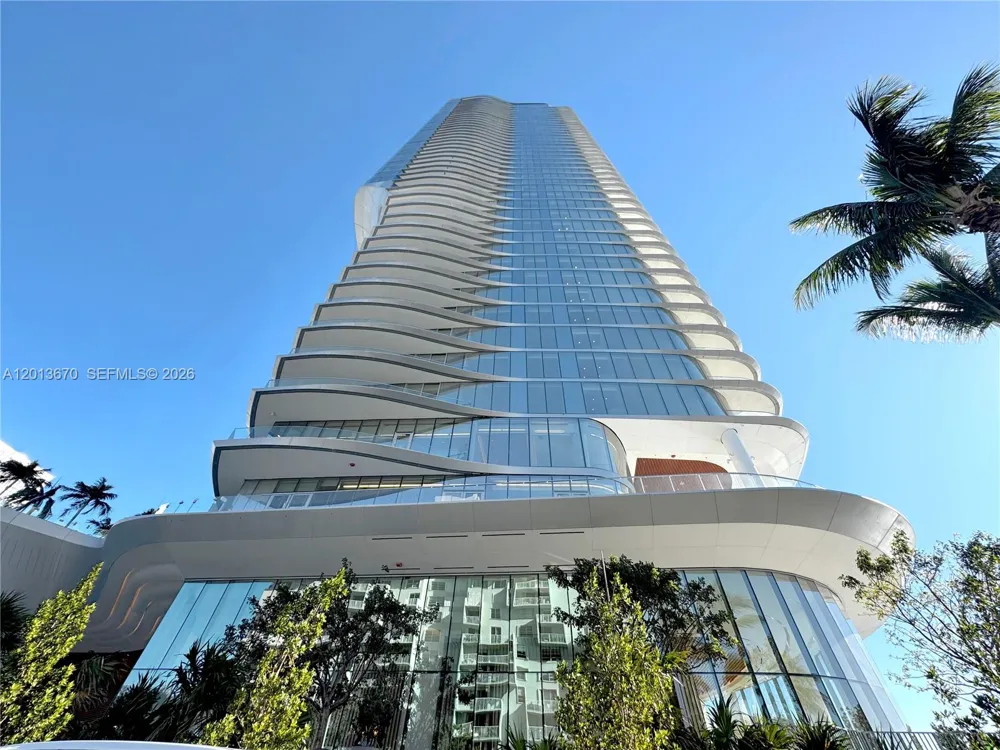 175 SE 25th Rd #4202 Miami, FL 33129