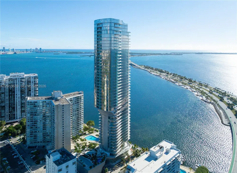 175 SE 25th Rd #4202 Miami, FL 33129