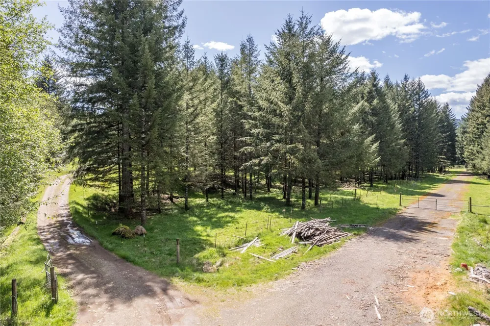 171 Sugarpine Road Ariel, WA 98603