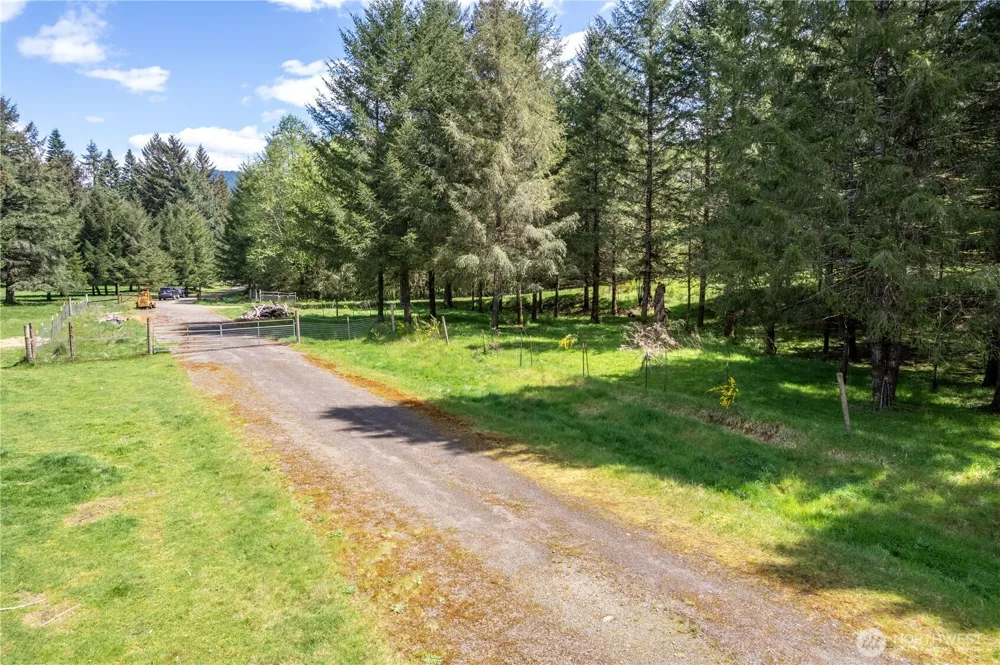 171 Sugarpine Road Ariel, WA 98603