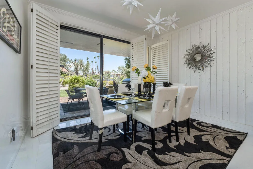 689 Majorca Circle Palm Springs, CA 92262