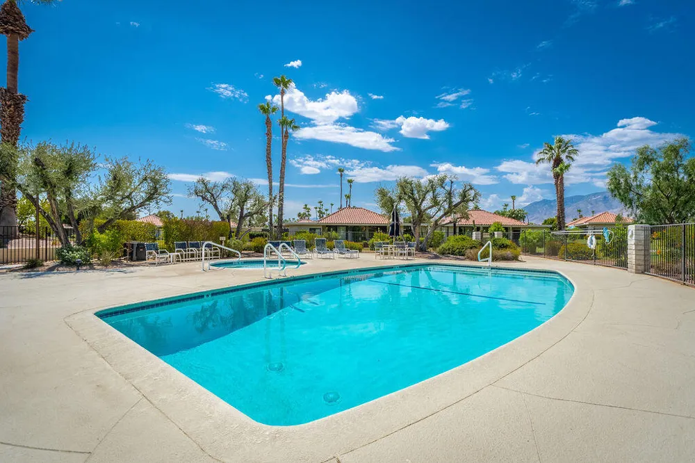 689 Majorca Circle Palm Springs, CA 92262