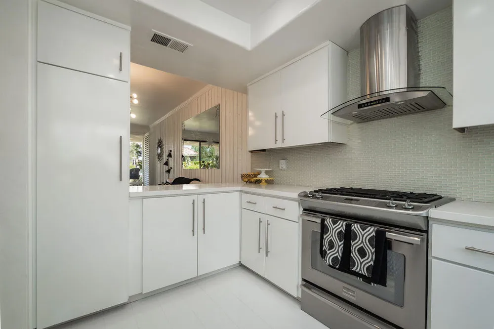 689 Majorca Circle Palm Springs, CA 92262