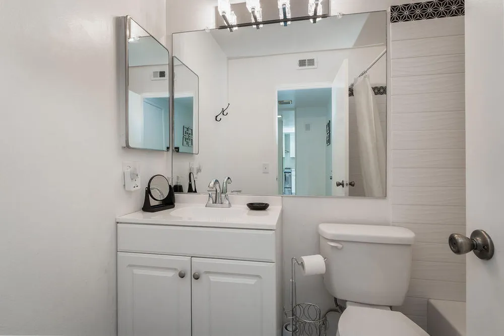 689 Majorca Circle Palm Springs, CA 92262