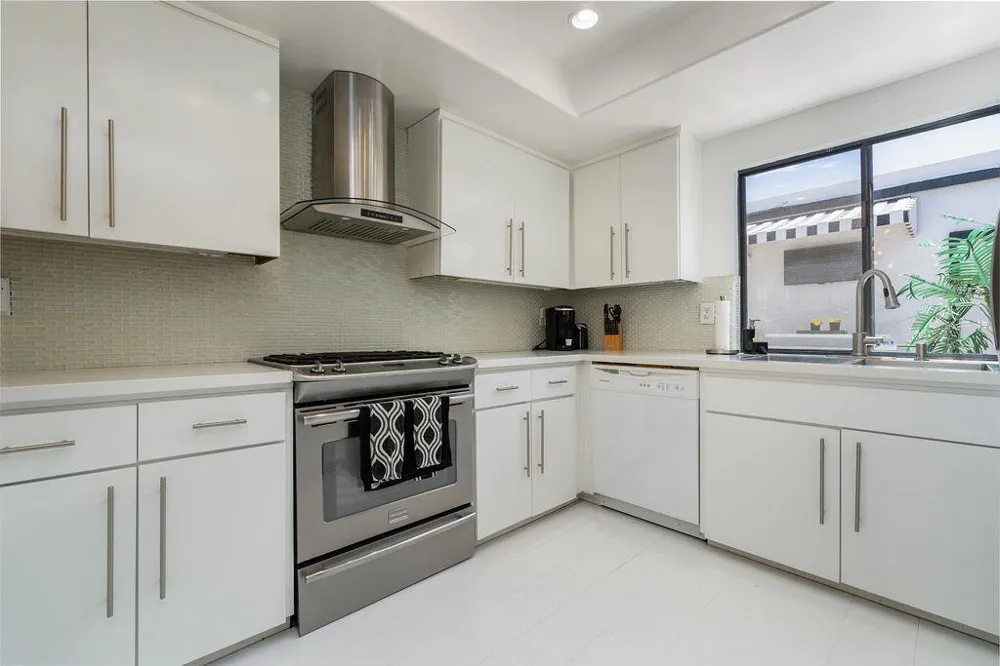 689 Majorca Circle Palm Springs, CA 92262
