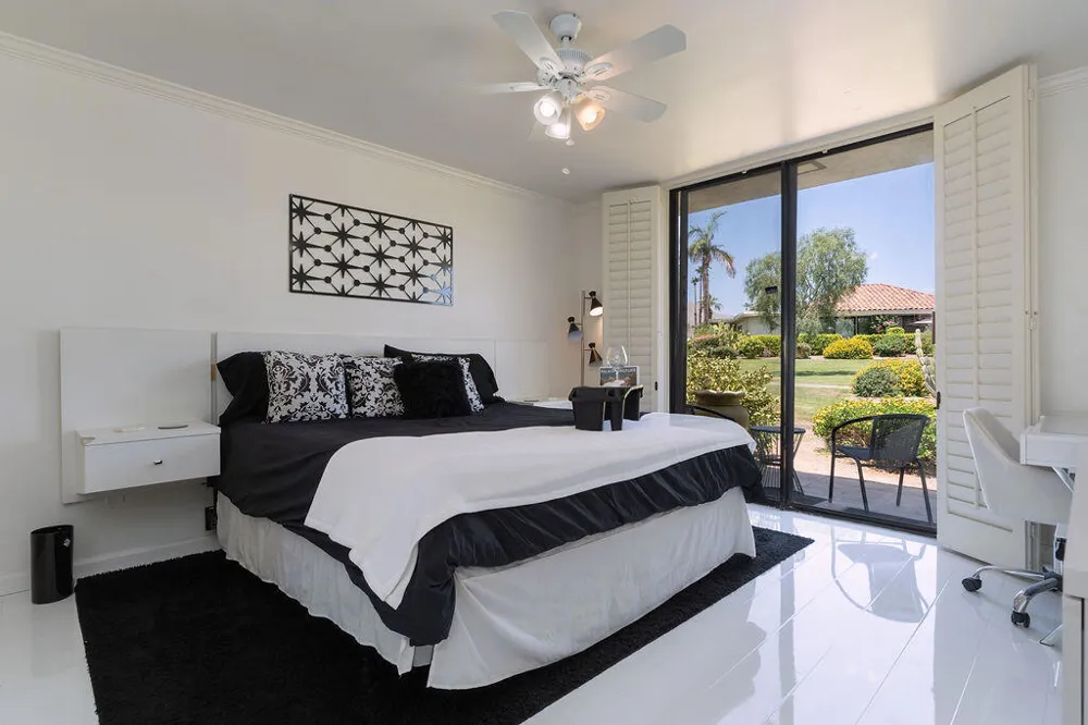 689 Majorca Circle Palm Springs, CA 92262