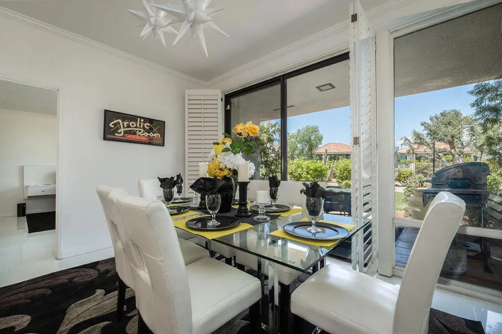 689 Majorca Circle Palm Springs, CA 92262