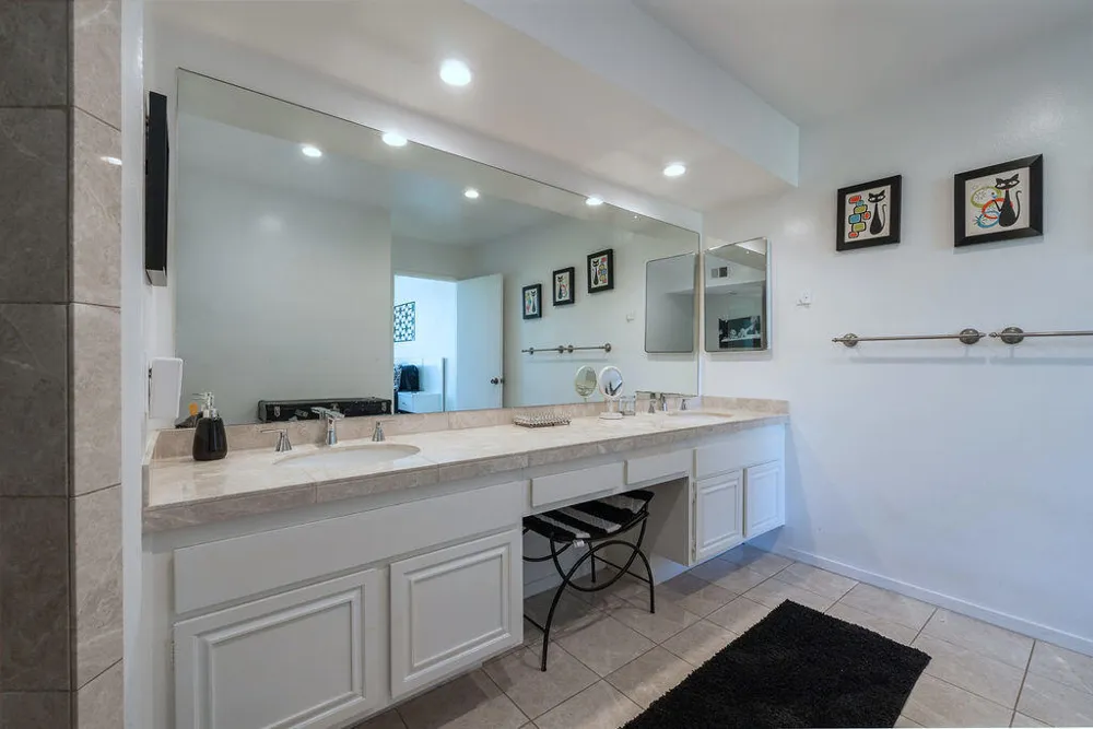 689 Majorca Circle Palm Springs, CA 92262
